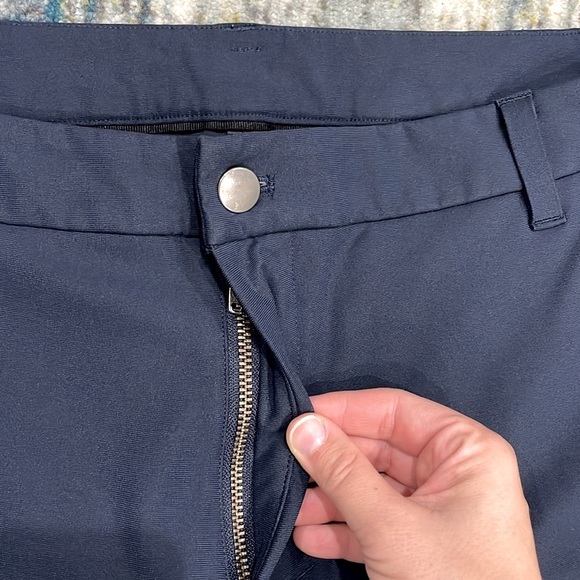 Like New Lululemon Commission Pant Classic Fit Men’s 38”x 30” TRNV - True Navy - Picture 13 of 16